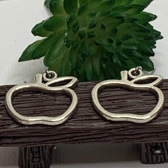 Apple Earring, Teacher Earring, Teacher Appreciation Gift, School Earring, Gift - Picture 5 of 5